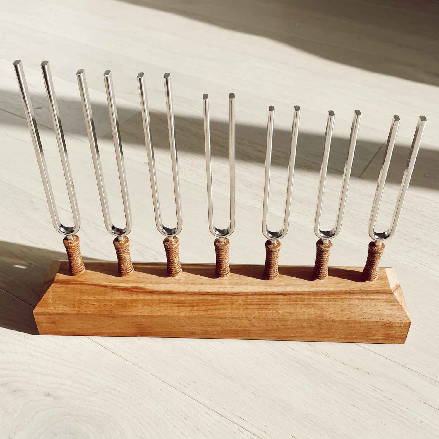 7 Chakra Healing Tuning Fork Set - Image 4