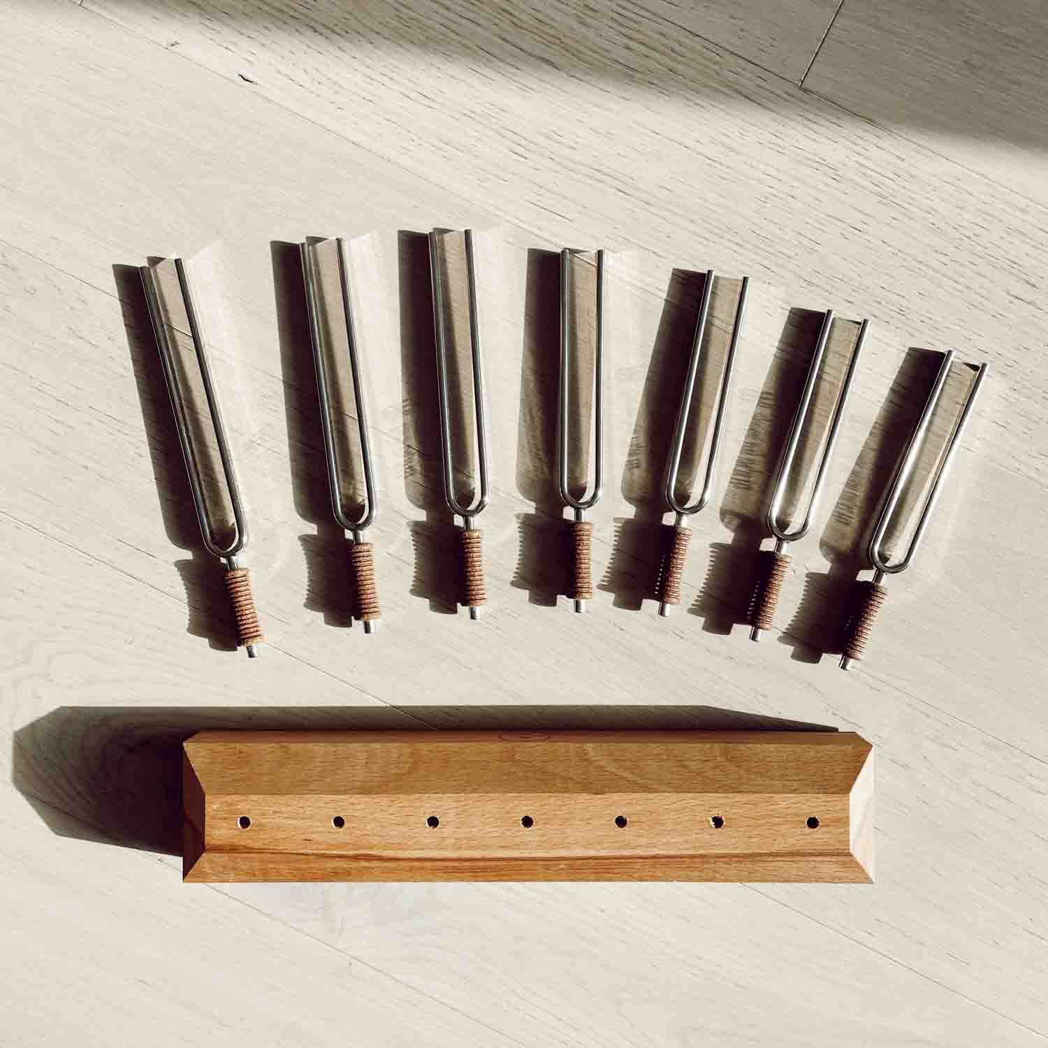 7 Chakra Healing Tuning Fork Set - Image 5