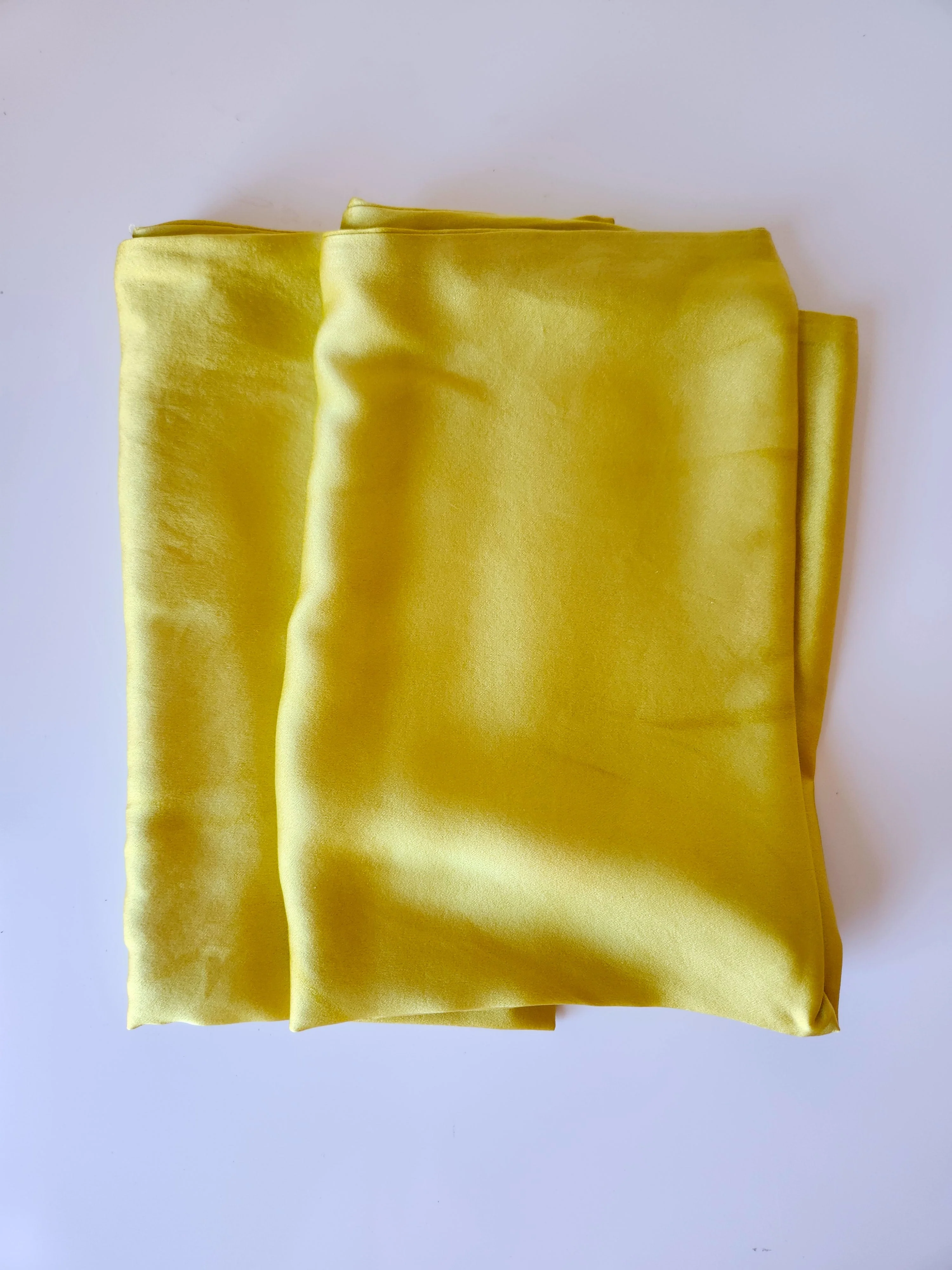 Solid Botanically Dyed Silk Pillowcase - Image 10