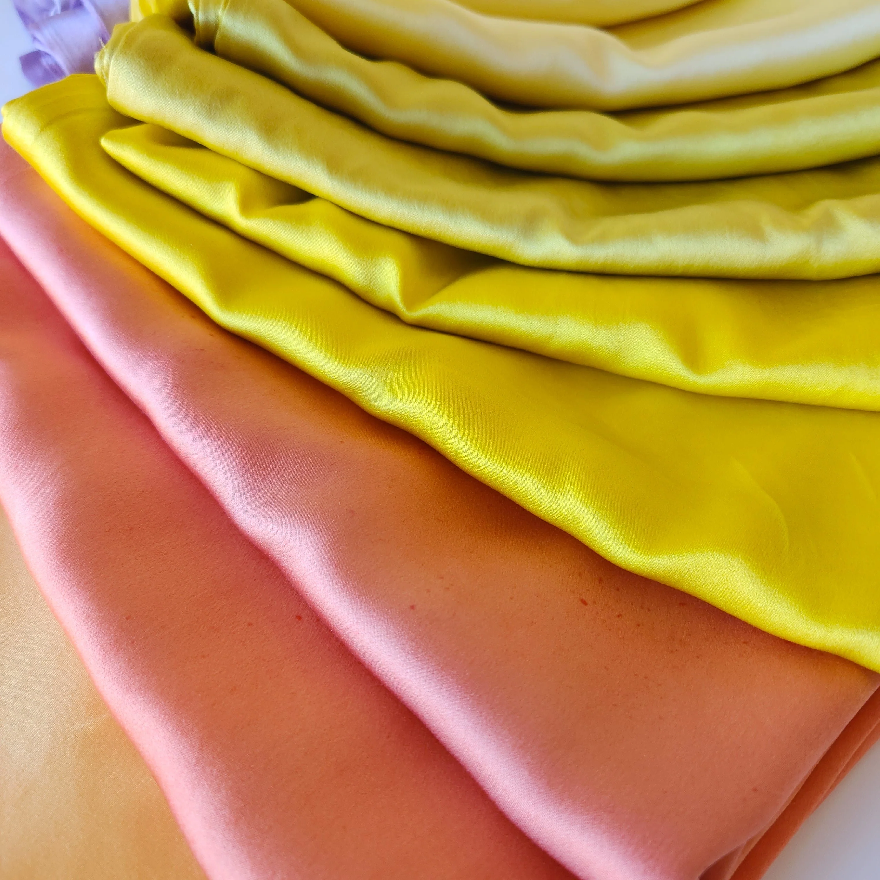 Solid Botanically Dyed Silk Pillowcase - Image 3